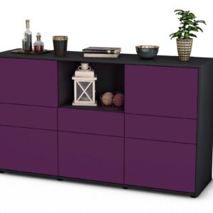 Sideboard Dominika | Korpus Anthrazit | Front in Lila | 136x79x35cm (BxHxT)