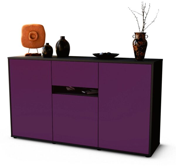 Sideboard Dorina | Korpus Anthrazit | Front in Lila | 136x79x35cm (BxHxT)