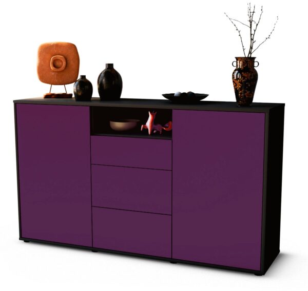Sideboard Donnice | Korpus Anthrazit | Front in Lila | 136x79x35cm (BxHxT)
