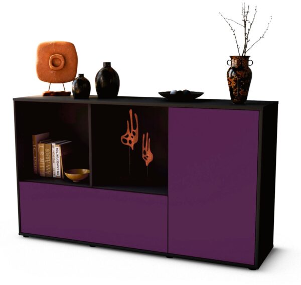 Sideboard Ela | Korpus Anthrazit | Front in Lila | 136x79x35cm (BxHxT)