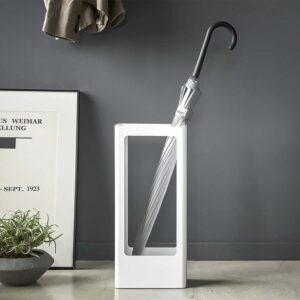Yamazaki Schirmständer platzsparend 22x12x50cm Metall weiß. Minimalistisches Design für helle Eingangsbereiche – hält Ihren Boden trocken und sauber.